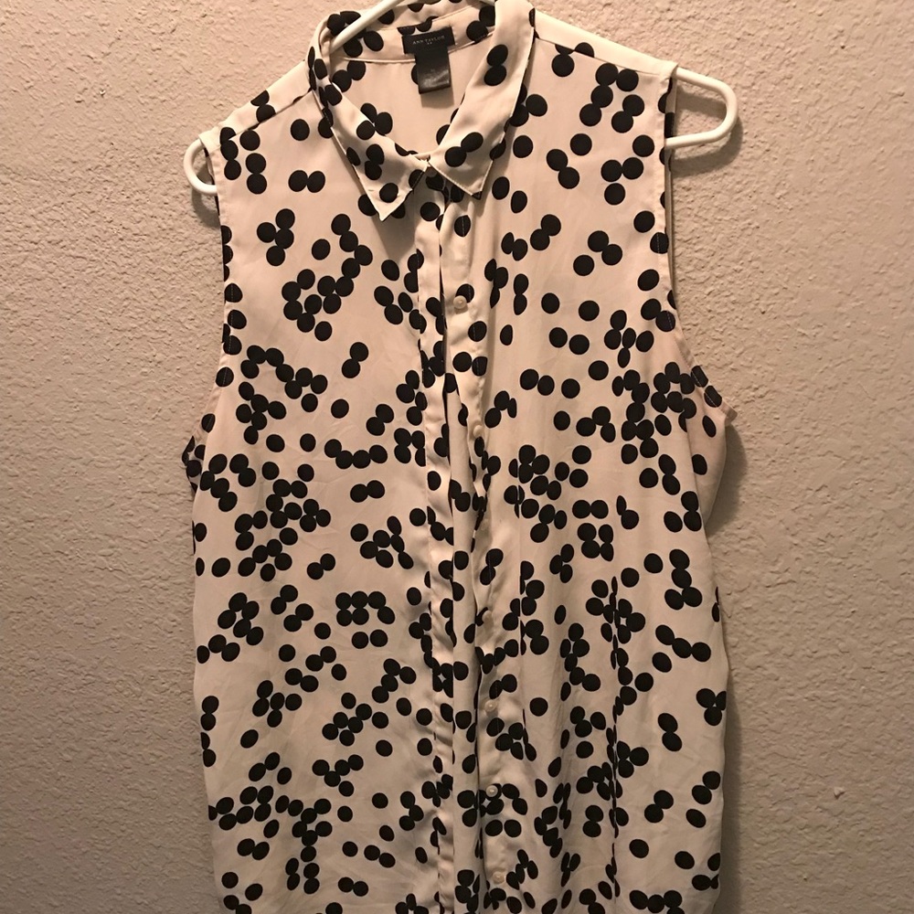 Sleeveless blouse